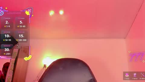 Naomy  online show from 06-10-26, 03:18