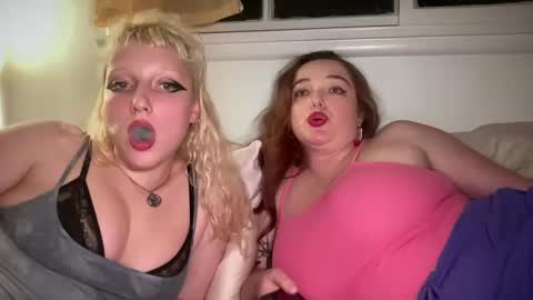 Snapshot of dirtylaneyjane chatting on 12-16-24, 02:15 Laney Jane online show from 12-16-24, 02:15