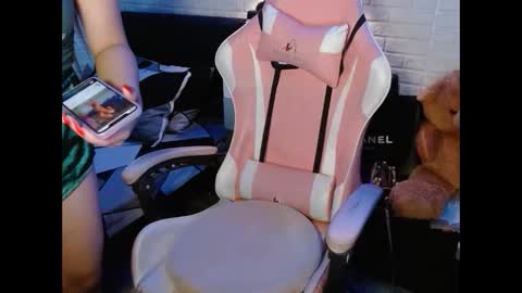 Snapshot of dirtylexa31 chatting on 01-19-25, 06:21 LEXA online show from 01-19-25, 06:21