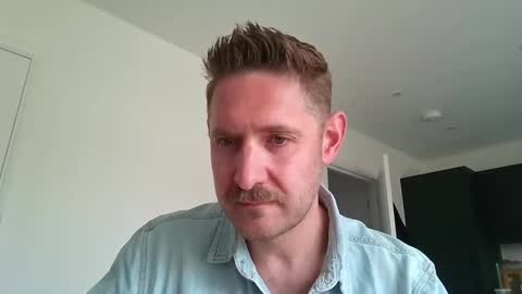 Snapshot of dirtylondon729 chatting on 05-21-26, 10:55 Exhibitionist Ben online show from 05-21-26, 10:55