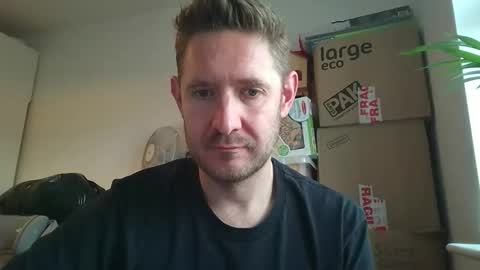 Snapshot of dirtylondon729 chatting on 06-08-26, 12:38 Exhibitionist Ben online show from 06-08-26, 12:38
