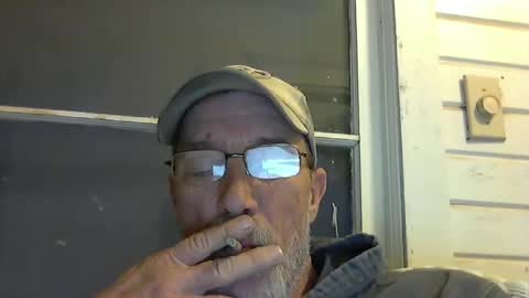 Snapshot of dirtynastyoldman chatting on 03-02-25, 01:04 dirtynastyoldman online show from 03-02-25, 01:04