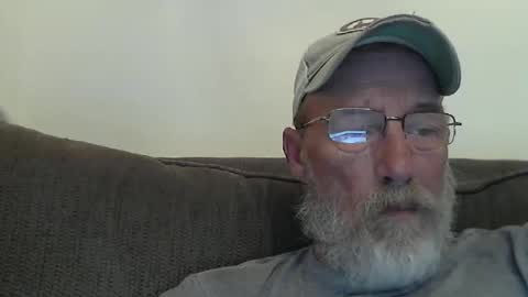 Snapshot of dirtynastyoldman chatting on 10-06-25, 02:31 dirtynastyoldman online show from 10-06-25, 02:31