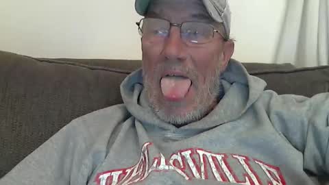 Snapshot of dirtynastyoldman chatting on 10-30-25, 01:40 dirtynastyoldman online show from 10-30-25, 01:40