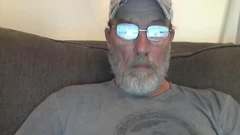 Snapshot of dirtynastyoldman chatting on 11-25-25, 01:16 dirtynastyoldman online show from 11-25-25, 01:16