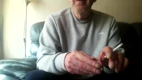 Snapshot of discovery63 chatting on 04-11-26, 10:52 discovery63 online show from 04-11-26, 10:52