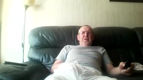 Snapshot of discovery63 chatting on 04-13-26, 12:54 discovery63 online show from 04-13-26, 12:54