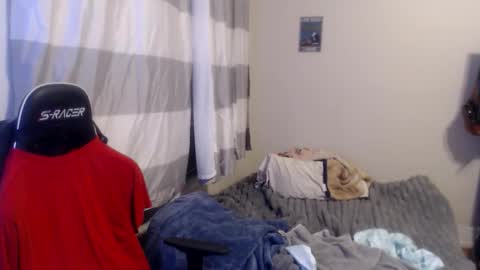 Snapshot of disr3sp3ctfully_dipp3d chatting on 06-11-26, 01:38 Your Best Worst Nightmare online show from 06-11-26, 01:38