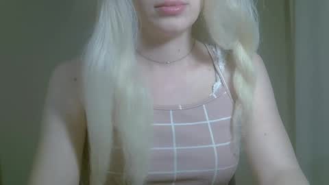 DitaMilton online show from 09-08-25, 08:19