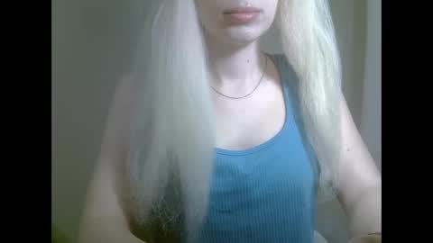 DitaMilton online show from 09-25-25, 06:11