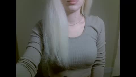 DitaMilton online show from 09-30-25, 07:52