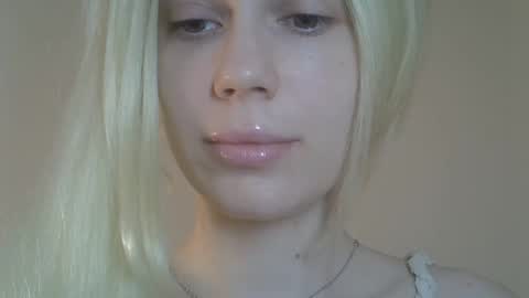 DitaMilton online show from 03-23-26, 07:40