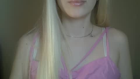 DitaMilton online show from 05-14-26, 08:04