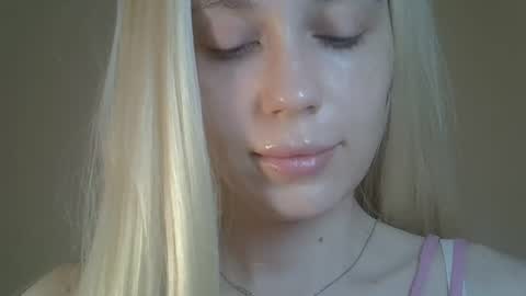 DitaMilton online show from 05-21-26, 07:54