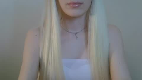 DitaMilton online show from 06-25-26, 06:56