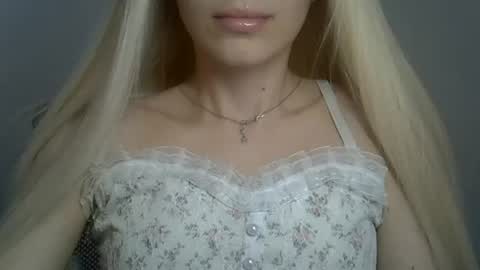 DitaMilton online show from 07-12-26, 02:08