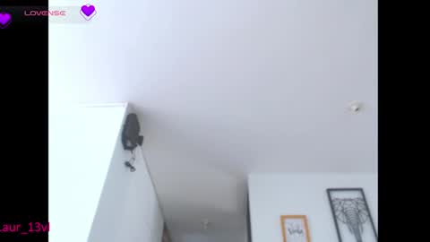 Snapshot of diva_gold chatting on 01-15-25, 06:19 LAURAXXX online show from 01-15-25, 06:19