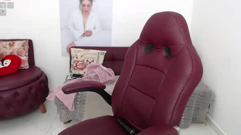 Diva online show from 02-06-25, 01:49