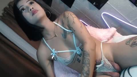 divinaaaaa online show from 04-22-26, 11:23