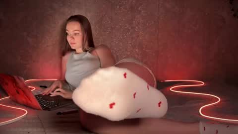 Hannah online show from 02-12-25, 11:20