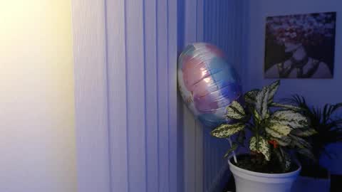 Snapshot of divineisis chatting on 11-26-25, 10:05 Hera online show from 11-26-25, 10:05