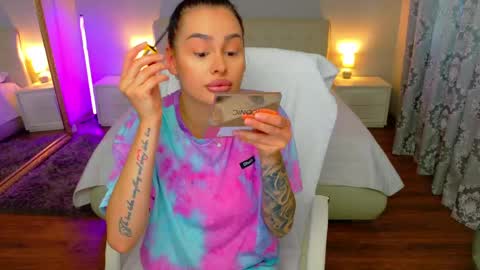 Snapshot of divineluxe chatting on 05-27-26, 03:58 Ivory Blue. online show from 05-27-26, 03:58