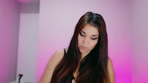 DivineLynn online show from 10-29-25, 07:04