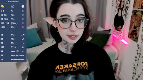 dixipixi_ online show from 01-26-25, 05:45