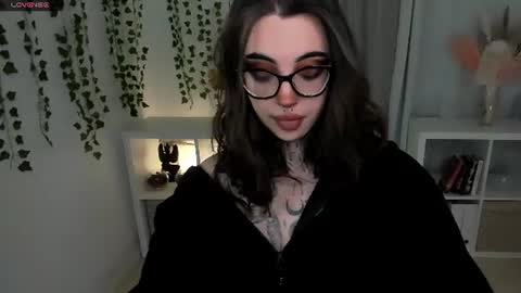 dixipixi_ online show from 07-04-26, 10:21