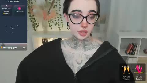 dixipixi_ online show from 07-17-26, 05:58