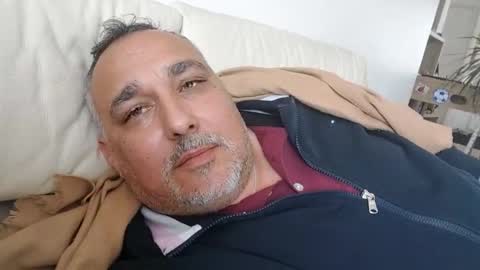 Snapshot of djeauzy77 chatting on 03-30-26, 12:06 djeauzy77 online show from 03-30-26, 12:06