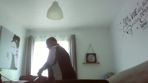 Snapshot of djeauzy77 chatting on 04-13-26, 08:31 djeauzy77 online show from 04-13-26, 08:31