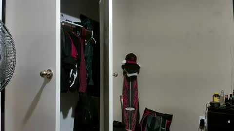 Snapshot of djforeskin chatting on 09-23-25, 01:52 DJ online show from 09-23-25, 01:52