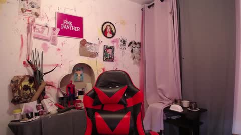 Snapshot of dlacarra chatting on 12-26-24, 02:12 David Lucky 13 online show from 12-26-24, 02:12