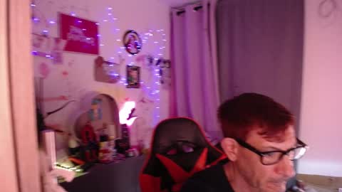 Snapshot of dlacarra chatting on 12-28-24, 03:04 David Lucky 13 online show from 12-28-24, 03:04