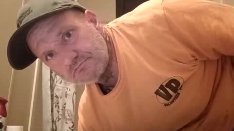 Snapshot of dman52026 chatting on 04-11-26, 04:06 dman52026 online show from 04-11-26, 04:06