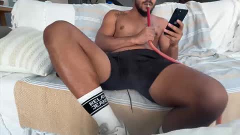 Snapshot of dmitirdarko chatting on 11-14-25, 01:21 Dmitri online show from 11-14-25, 01:21