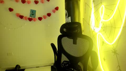 Snapshot of dmitrisanders1 chatting on 02-02-26, 12:09 Maybe in pvt online show from 02-02-26, 12:09