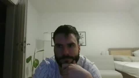 Snapshot of dobricic chatting on 12-20-25, 04:58 Dobricic online show from 12-20-25, 04:58