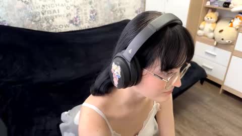 Annie PVT IS OPEN online show from 09-12-25, 12:05