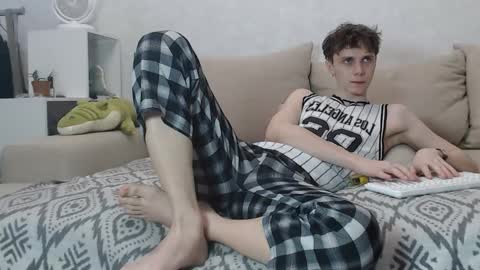 Snapshot of doedeeer chatting on 12-06-24, 06:50 Alex online show from 12-06-24, 06:50