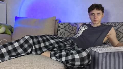 Snapshot of doedeeer chatting on 12-27-24, 05:59 Alex online show from 12-27-24, 05:59