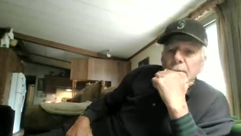 Snapshot of doingmyself69 chatting on 09-30-25, 08:14 doingmyself69 online show from 09-30-25, 08:14