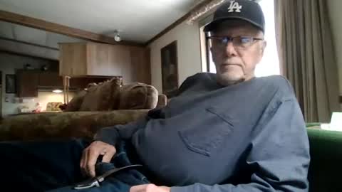 Snapshot of doingmyself69 chatting on 10-17-25, 06:21 doingmyself69 online show from 10-17-25, 06:21