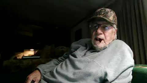 Snapshot of doingmyself69 chatting on 11-12-25, 03:12 doingmyself69 online show from 11-12-25, 03:12