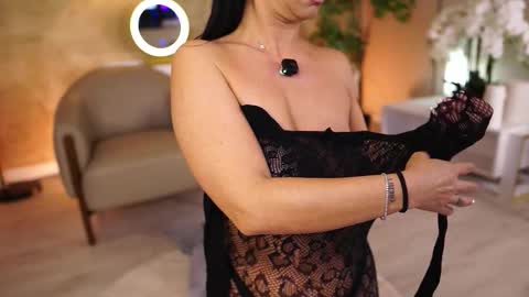 Snapshot of dolce_tentacion chatting on 10-15-25, 09:53 Monica online show from 10-15-25, 09:53