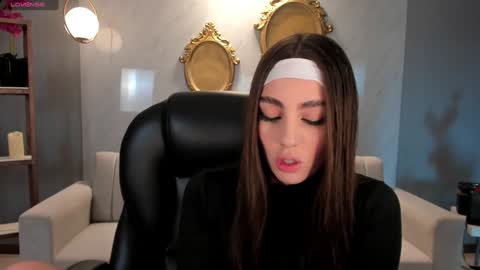 Dolcie  online show from 12-09-24, 12:19