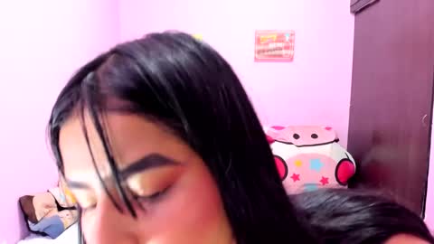 Snapshot of doll___squirt chatting on 09-16-25, 01:01 sofia de la torre online show from 09-16-25, 01:01