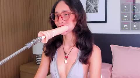 Bella  online show from 11-21-25, 08:18