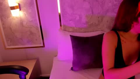 D  online show from 11-20-25, 02:34